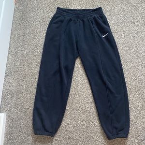 Nike Women's Trend Essential Fleece Pants in Black - Size Medium